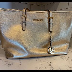 Michael Kors Medium Jet Set Travel Tote